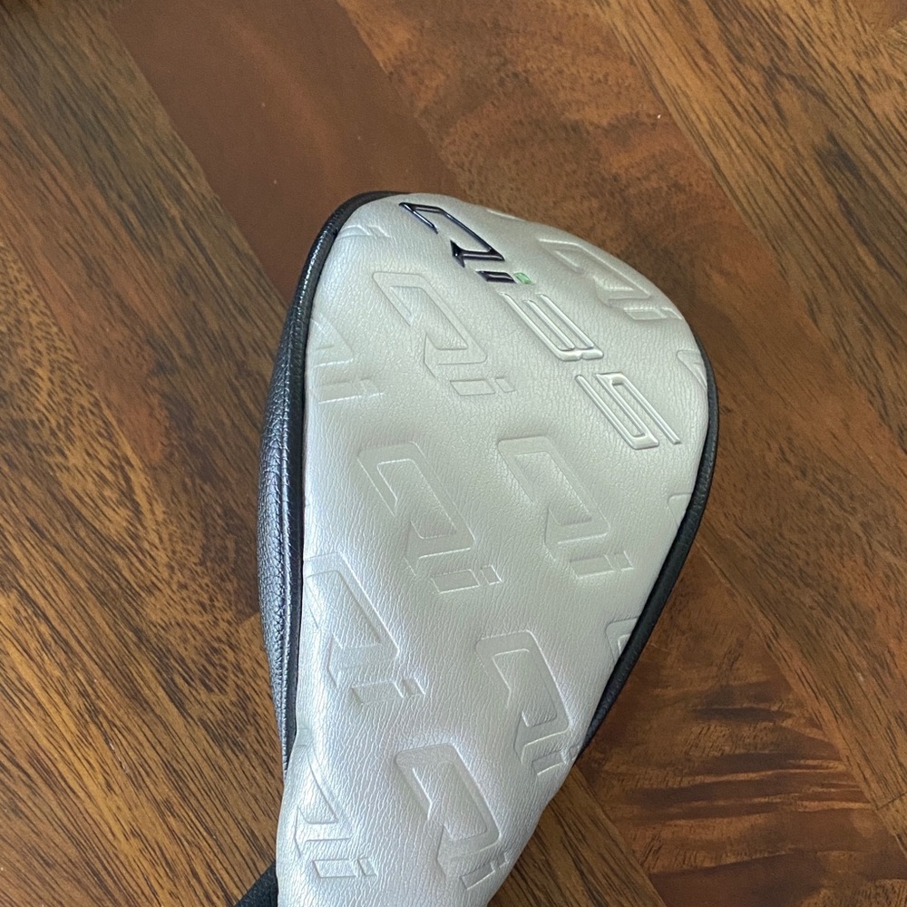 TaylorMade Black Leather 3-Wood Headcover with Pull Tab